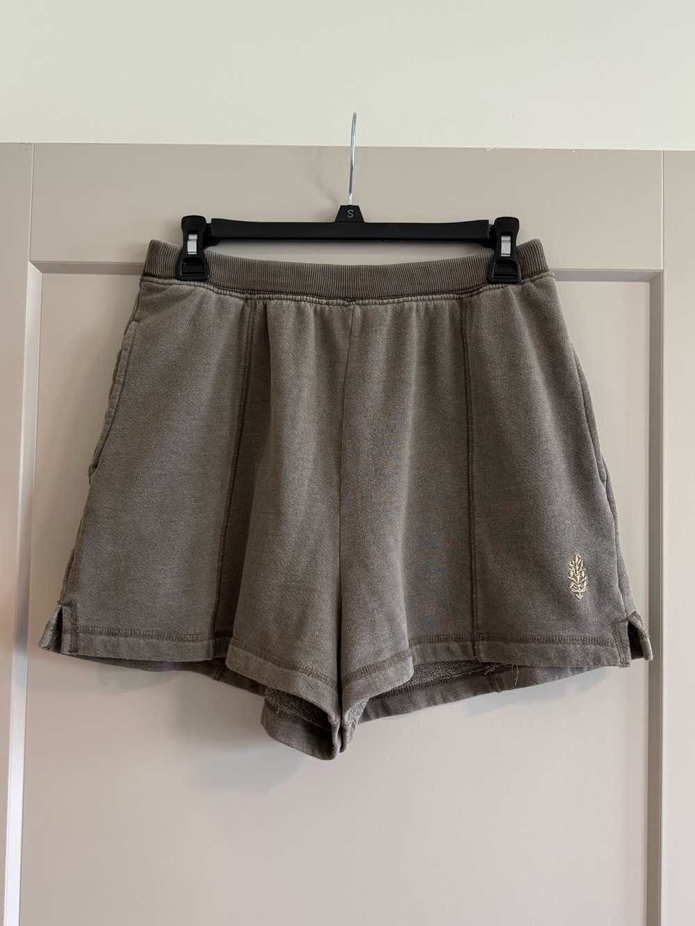 Free People Movement Back Me Up Shorts Olive, size S, like new! - Picture 3 of 7